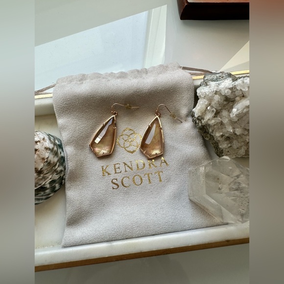 SOLD - Kendra Scott earrings - rose gold - new - Picture 4 of 8